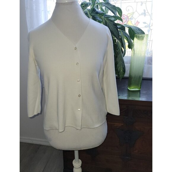 Hampshire Studio Soft & Sexy  Buttondown Sweater Womens Petite Medium Soft White - Picture 1 of 4
